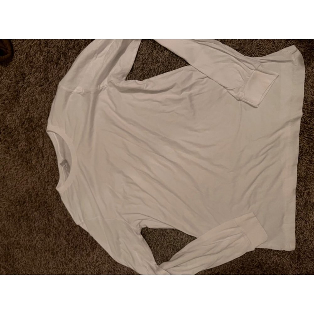 Bulk plain white long sleeve T-shirts great for designers